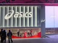 智彩LED顯示屏助力ASICS重慶大融城店“龍”重登場！