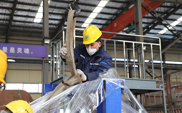 多效蒸發(fā)器發(fā)貨現(xiàn)場(chǎng) 多效蒸發(fā)器發(fā)貨現(xiàn)場(chǎng)